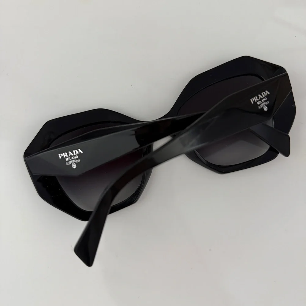 Prada Black Oversized Geometric Sunglasses - Picture 2 of 14
